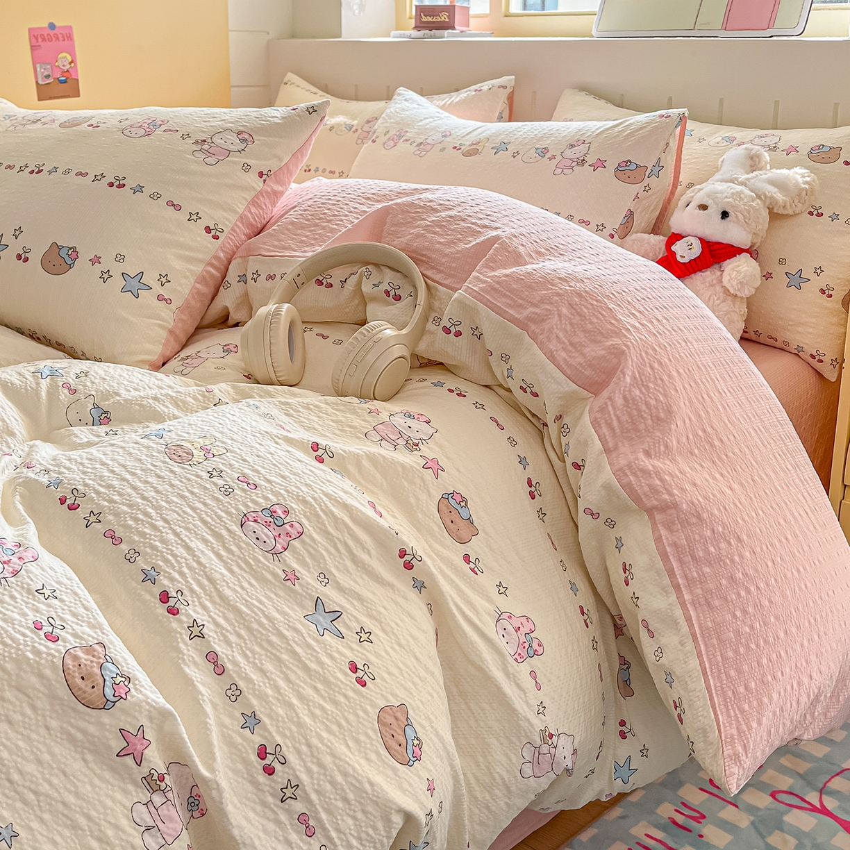 91家纺网 家纺一手货源 找家纺 金梦拉家纺 2026新款A类高品质高克重超柔泡芙纱泡泡纱小清新四件套 可爱小喵