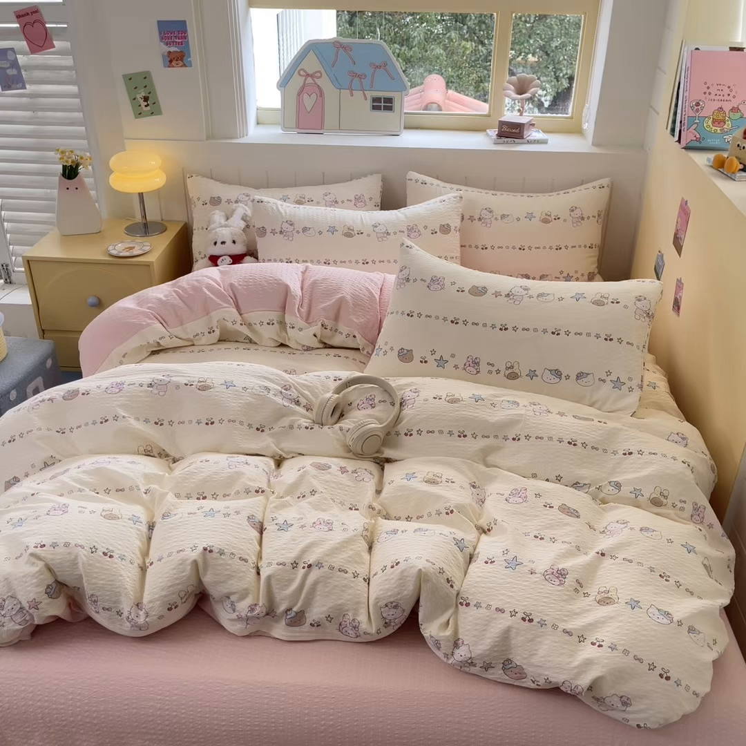 91家纺网 家纺一手货源 找家纺 金梦拉家纺 2026新款A类高品质高克重超柔泡芙纱泡泡纱小清新四件套 可爱小喵