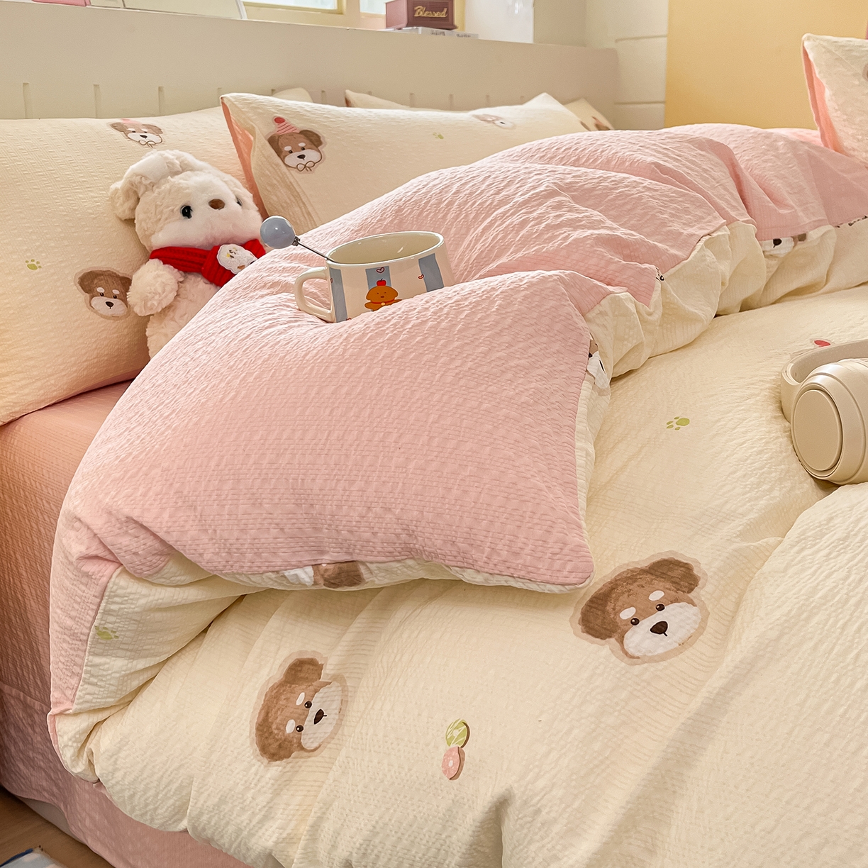 91家纺网 家纺一手货源 找家纺 金梦拉家纺 2026新款A类高品质高克重超柔泡芙纱泡泡纱小清新四件套 快乐狗