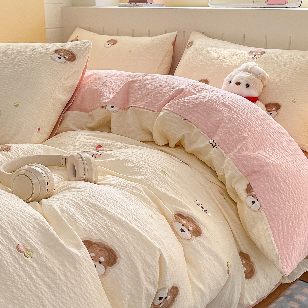 91家纺网 家纺一手货源 找家纺 金梦拉家纺 2026新款A类高品质高克重超柔泡芙纱泡泡纱小清新四件套 快乐狗