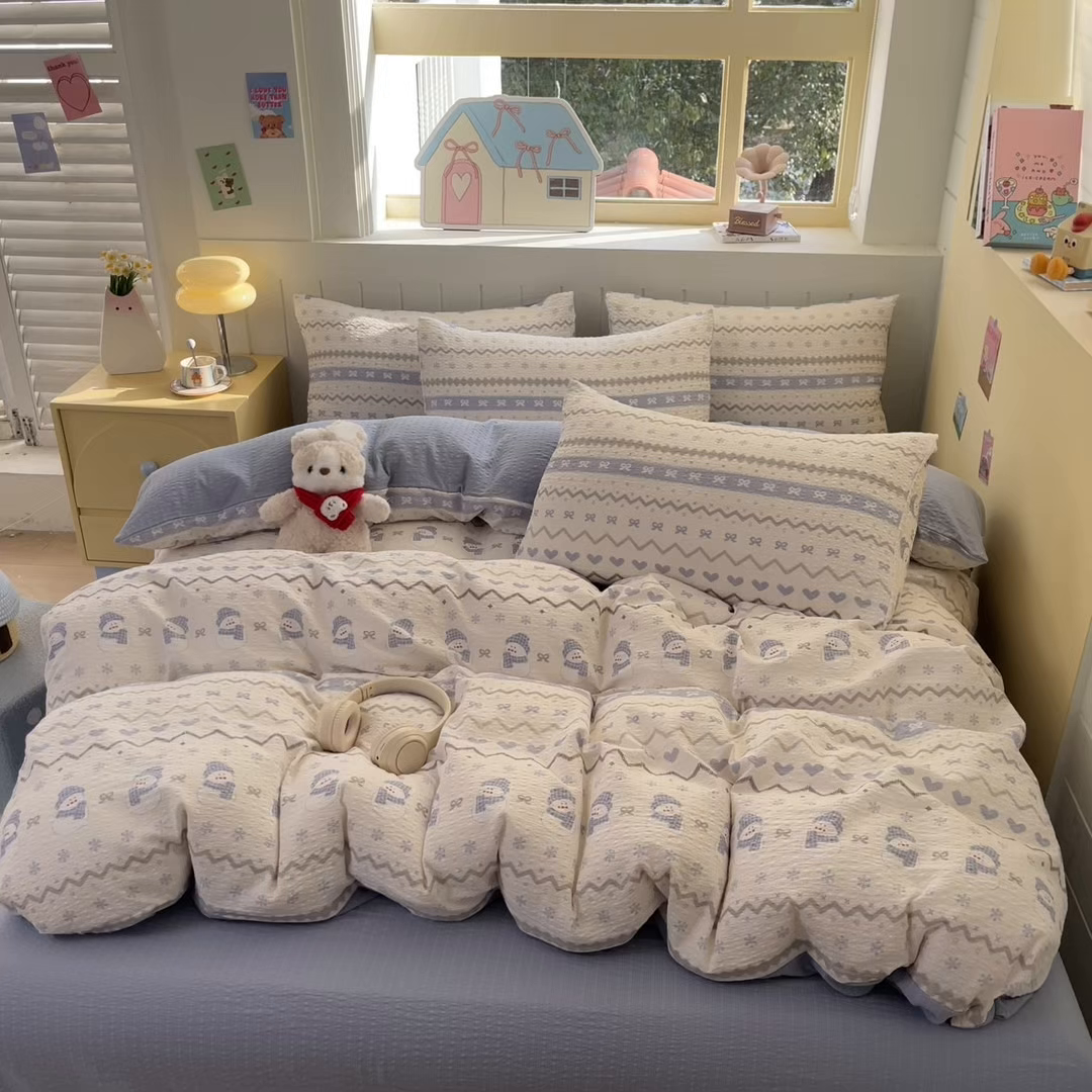 91家纺网 家纺一手货源 找家纺 金梦拉家纺 2026新款A类高品质高克重超柔泡芙纱泡泡纱小清新四件套 蓝色雪宝