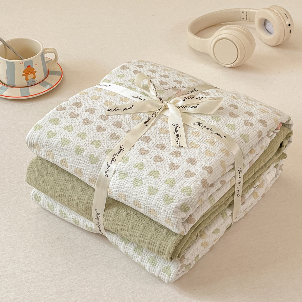 91家纺网 家纺一手货源 找家纺 金梦拉家纺 2026新款A类高品质高克重超柔泡芙纱泡泡纱小清新四件套 绿色心情