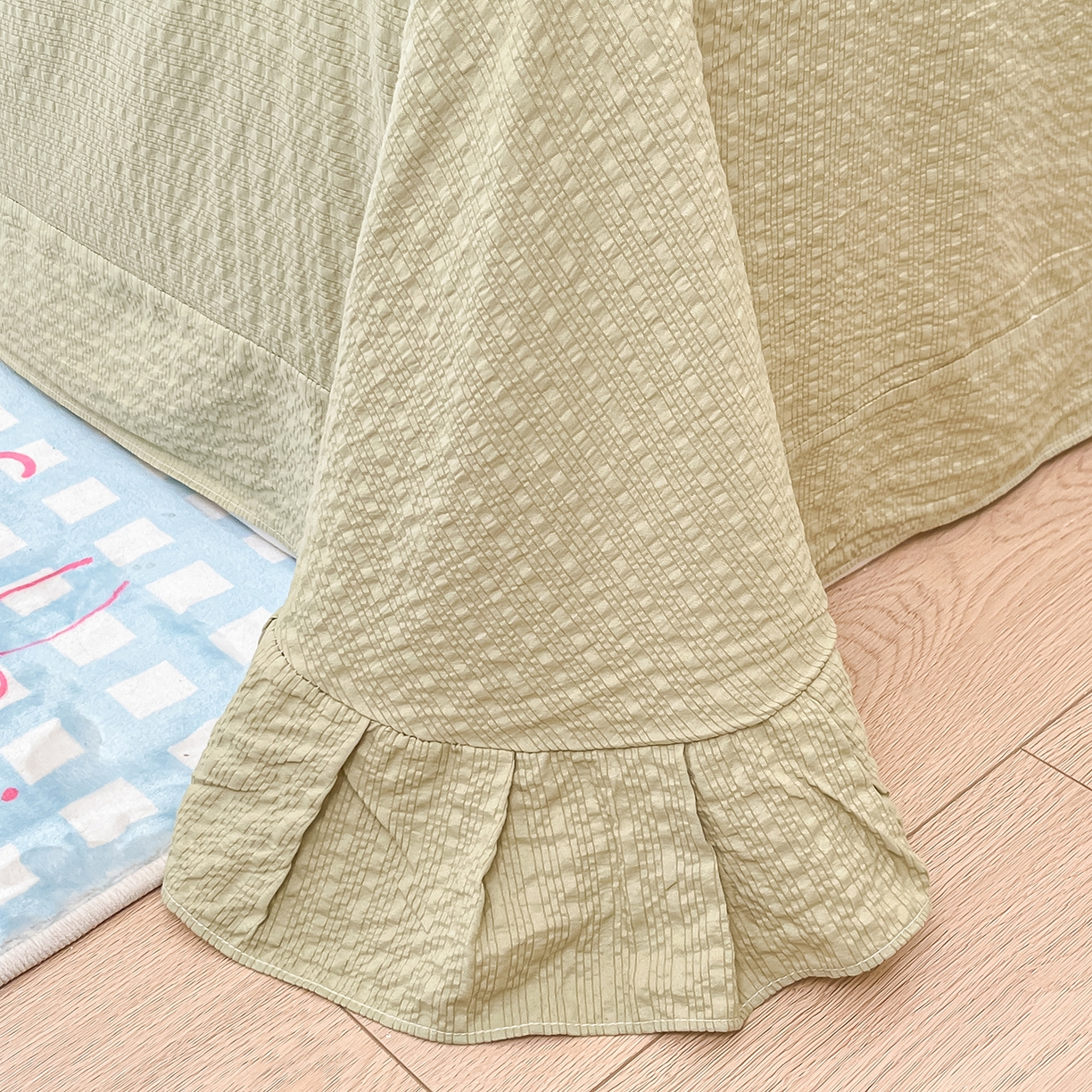 91家纺网 家纺一手货源 找家纺 金梦拉家纺 2026新款A类高品质高克重超柔泡芙纱泡泡纱小清新四件套 绿色心情