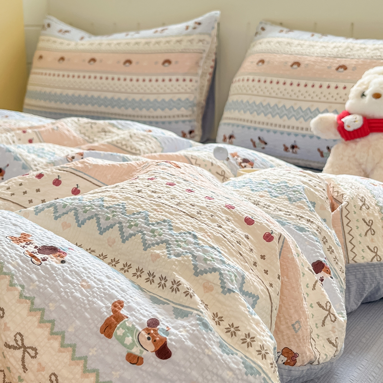 91家纺网 家纺一手货源 找家纺 金梦拉家纺 2026新款A类高品质高克重超柔泡芙纱泡泡纱小清新四件套 萌趣小狗