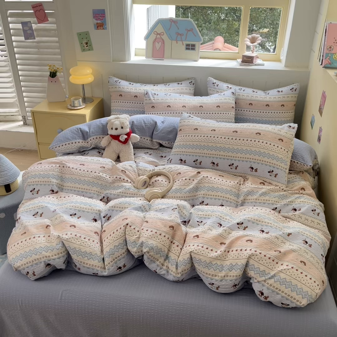 91家纺网 家纺一手货源 找家纺 金梦拉家纺 2026新款A类高品质高克重超柔泡芙纱泡泡纱小清新四件套 萌趣小狗