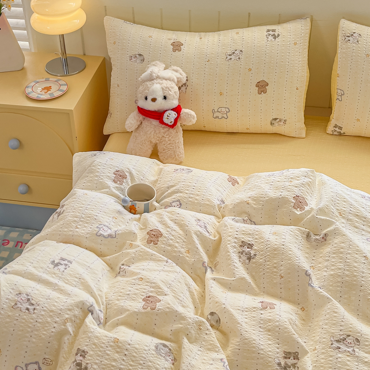 91家纺网 家纺一手货源 找家纺 金梦拉家纺 2026新款A类高品质高克重超柔泡芙纱泡泡纱小清新四件套 柠檬奶油狗