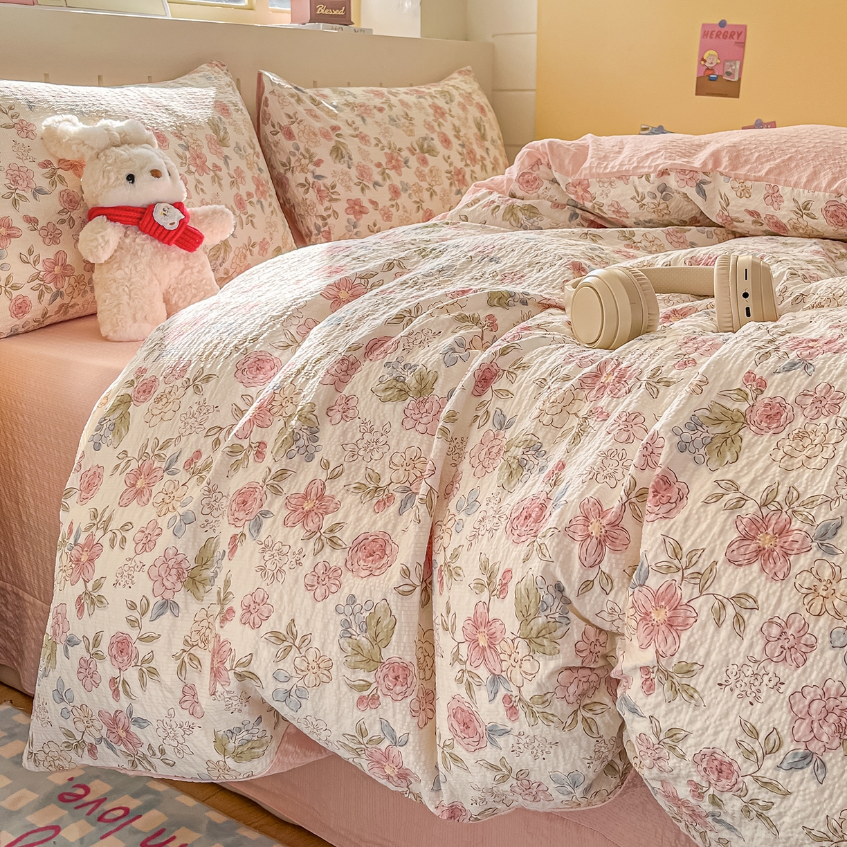 91家纺网 家纺一手货源 找家纺 金梦拉家纺 2026新款A类高品质高克重超柔泡芙纱泡泡纱小清新四件套 柔韵粉樱