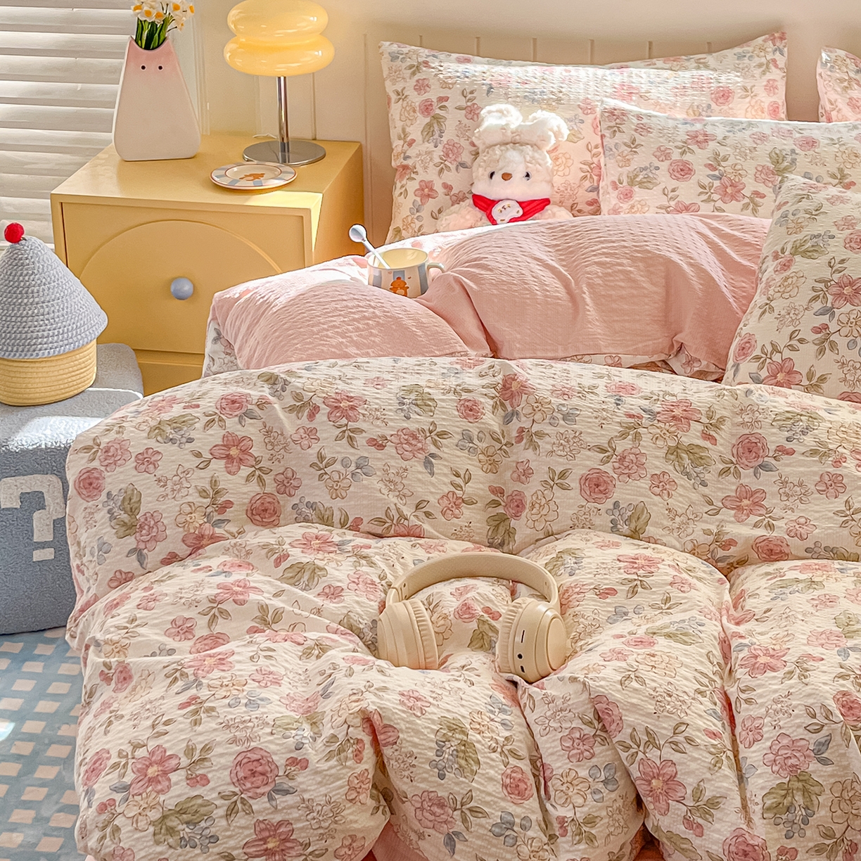 91家纺网 家纺一手货源 找家纺 金梦拉家纺 2026新款A类高品质高克重超柔泡芙纱泡泡纱小清新四件套 柔韵粉樱