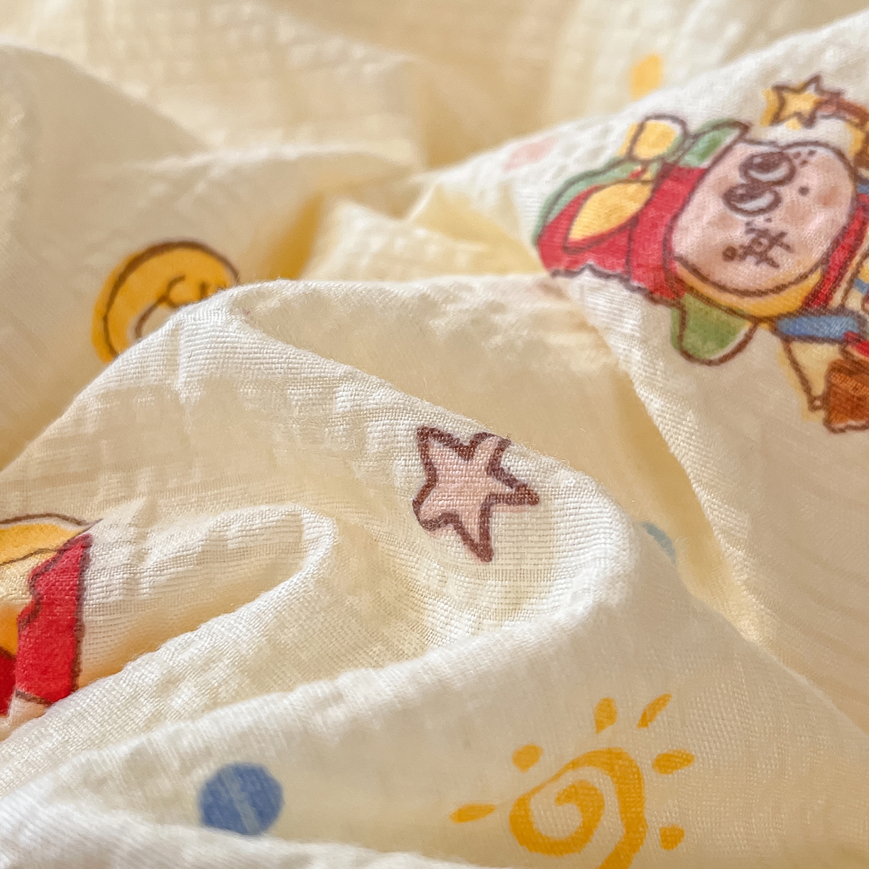 91家纺网 家纺一手货源 找家纺 金梦拉家纺 2026新款A类高品质高克重超柔泡芙纱泡泡纱小清新四件套 顽皮星星