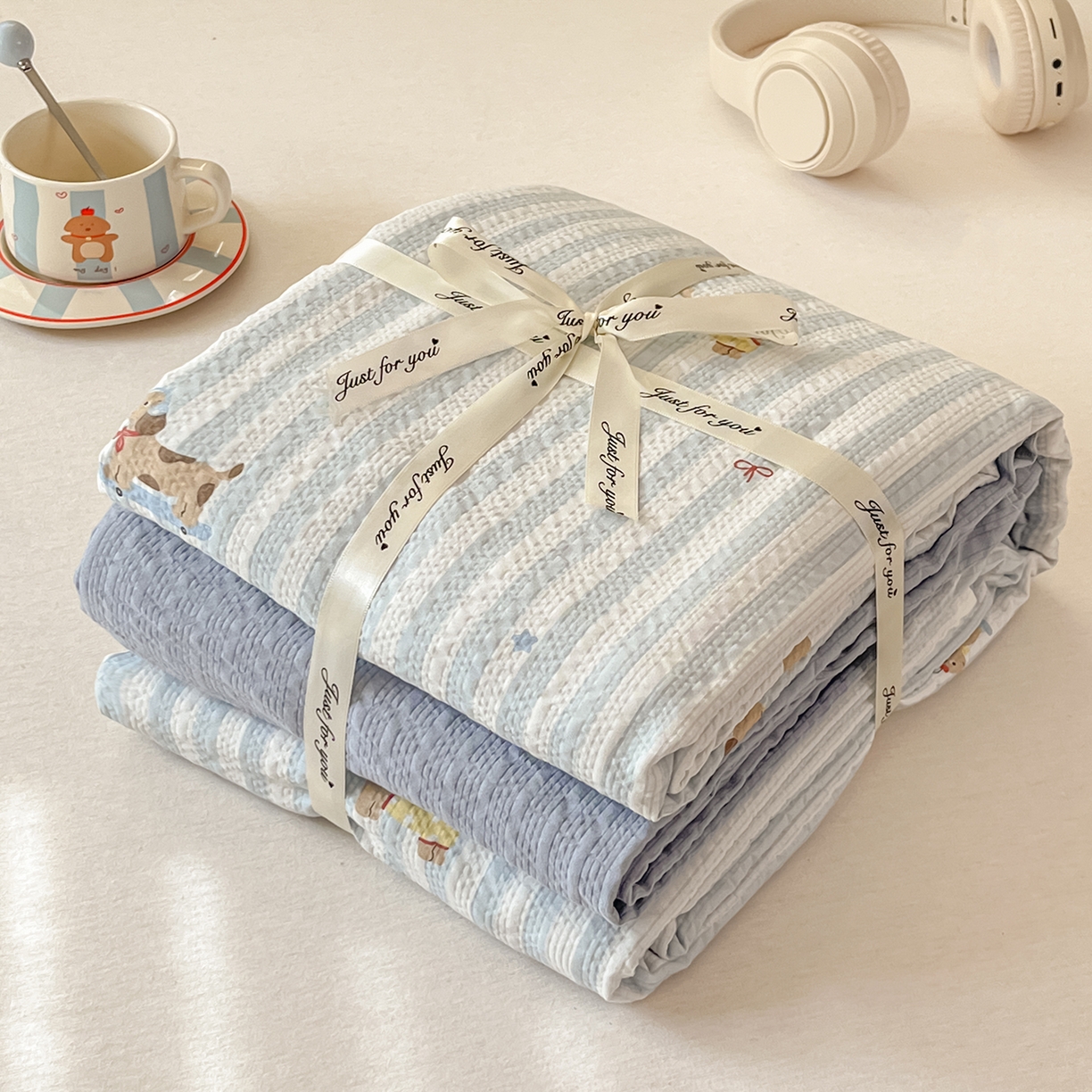 91家纺网 家纺一手货源 找家纺 金梦拉家纺 2026新款A类高品质高克重超柔泡芙纱泡泡纱小清新四件套 线条汪