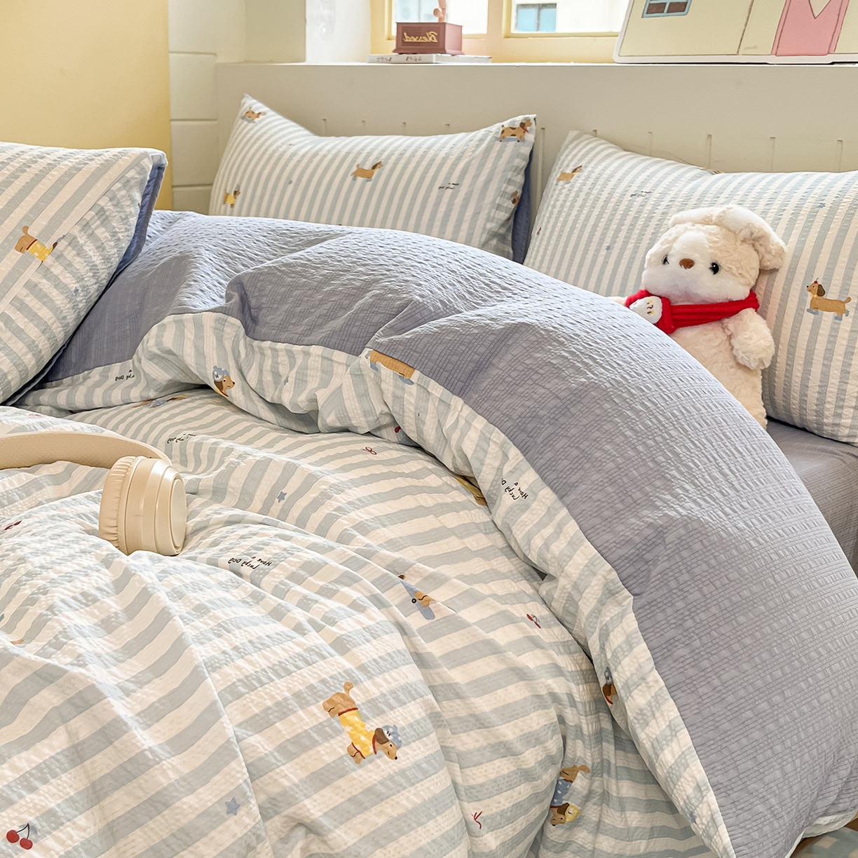 91家纺网 家纺一手货源 找家纺 金梦拉家纺 2026新款A类高品质高克重超柔泡芙纱泡泡纱小清新四件套 线条汪