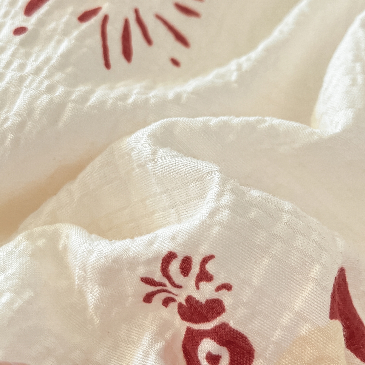 91家纺网 家纺一手货源 找家纺 金梦拉家纺 2026新款A类高品质高克重超柔泡芙纱泡泡纱小清新四件套 小福马