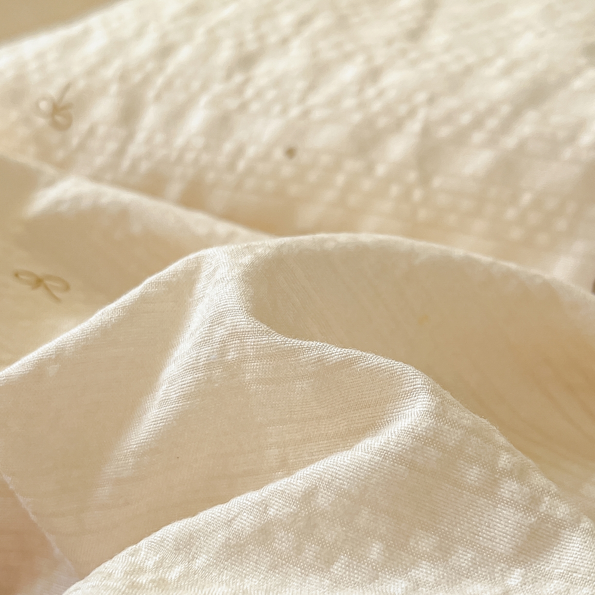 91家纺网 家纺一手货源 找家纺 金梦拉家纺 2026新款A类高品质高克重超柔泡芙纱泡泡纱小清新四件套 小马哒哒