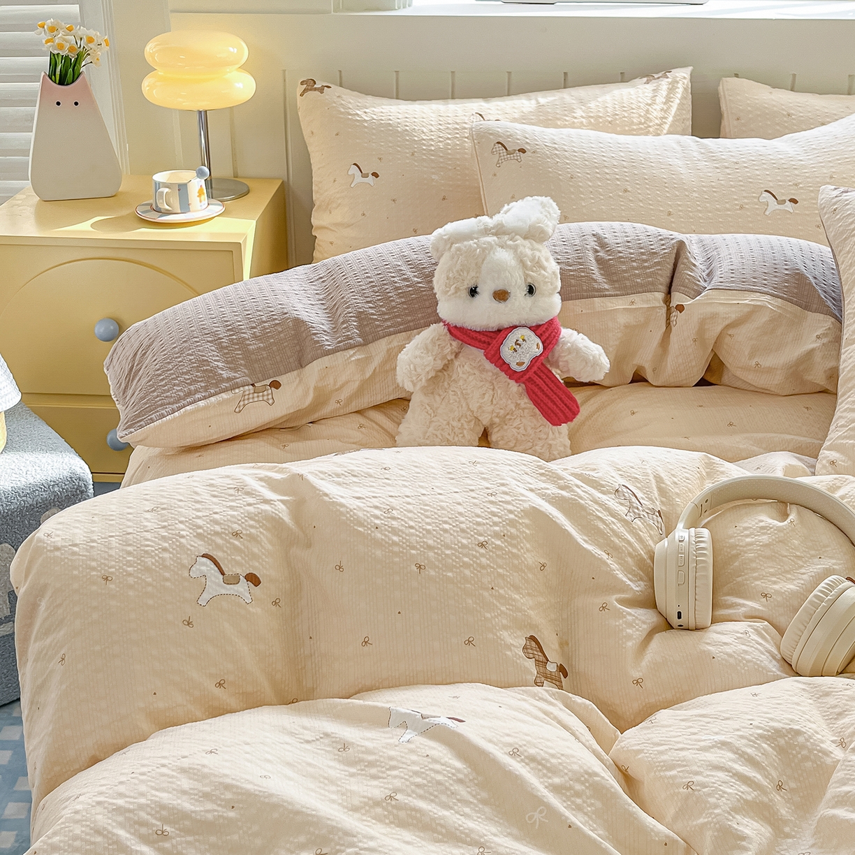 91家纺网 家纺一手货源 找家纺 金梦拉家纺 2026新款A类高品质高克重超柔泡芙纱泡泡纱小清新四件套 小马哒哒