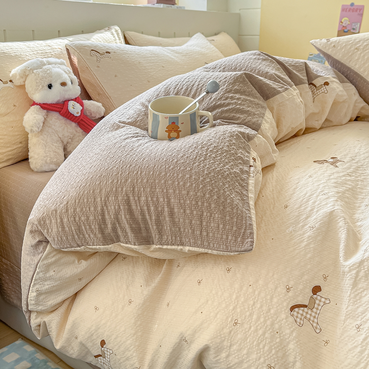 91家纺网 家纺一手货源 找家纺 金梦拉家纺 2026新款A类高品质高克重超柔泡芙纱泡泡纱小清新四件套 小马哒哒