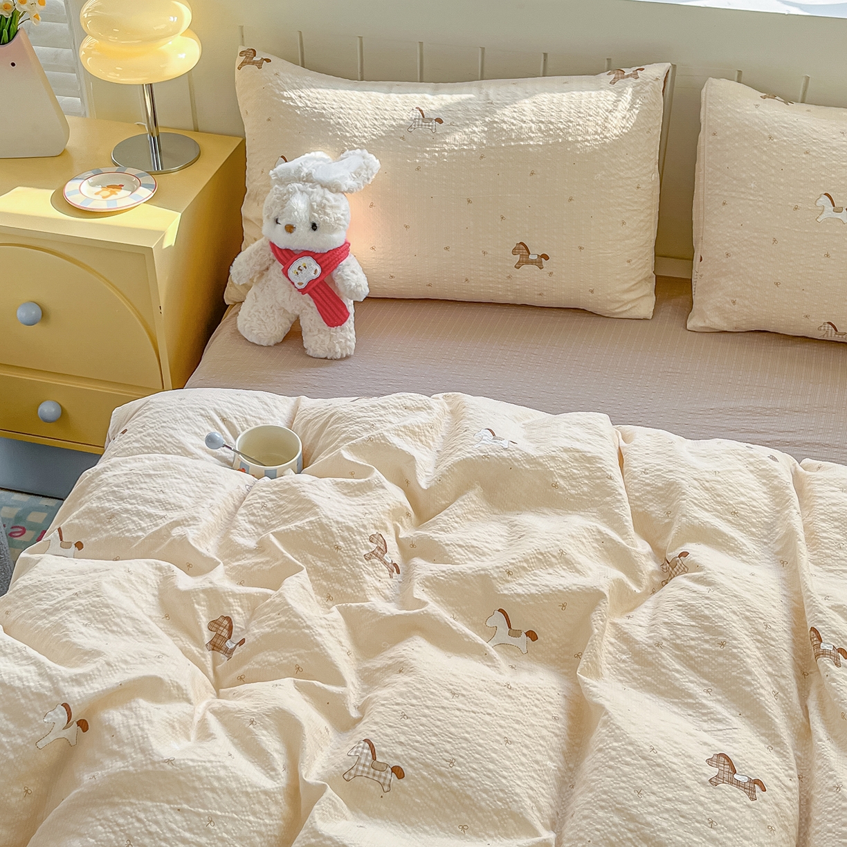 91家纺网 家纺一手货源 找家纺 金梦拉家纺 2026新款A类高品质高克重超柔泡芙纱泡泡纱小清新四件套 小马哒哒