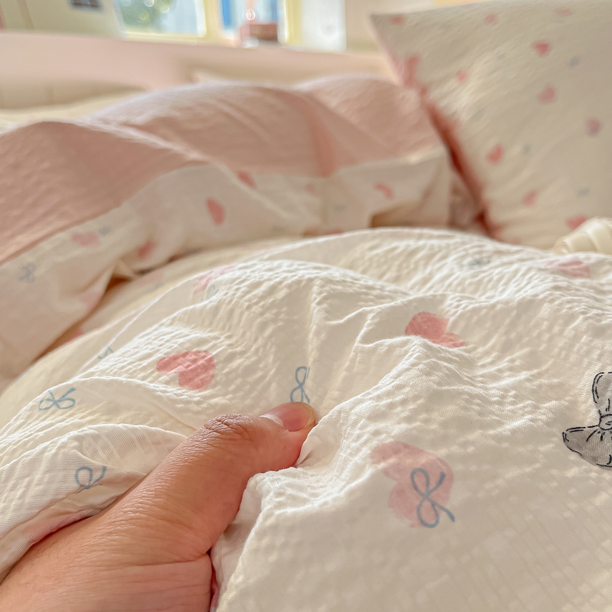 91家纺网 家纺一手货源 找家纺 金梦拉家纺 2026新款A类高品质高克重超柔泡芙纱泡泡纱小清新四件套 心动