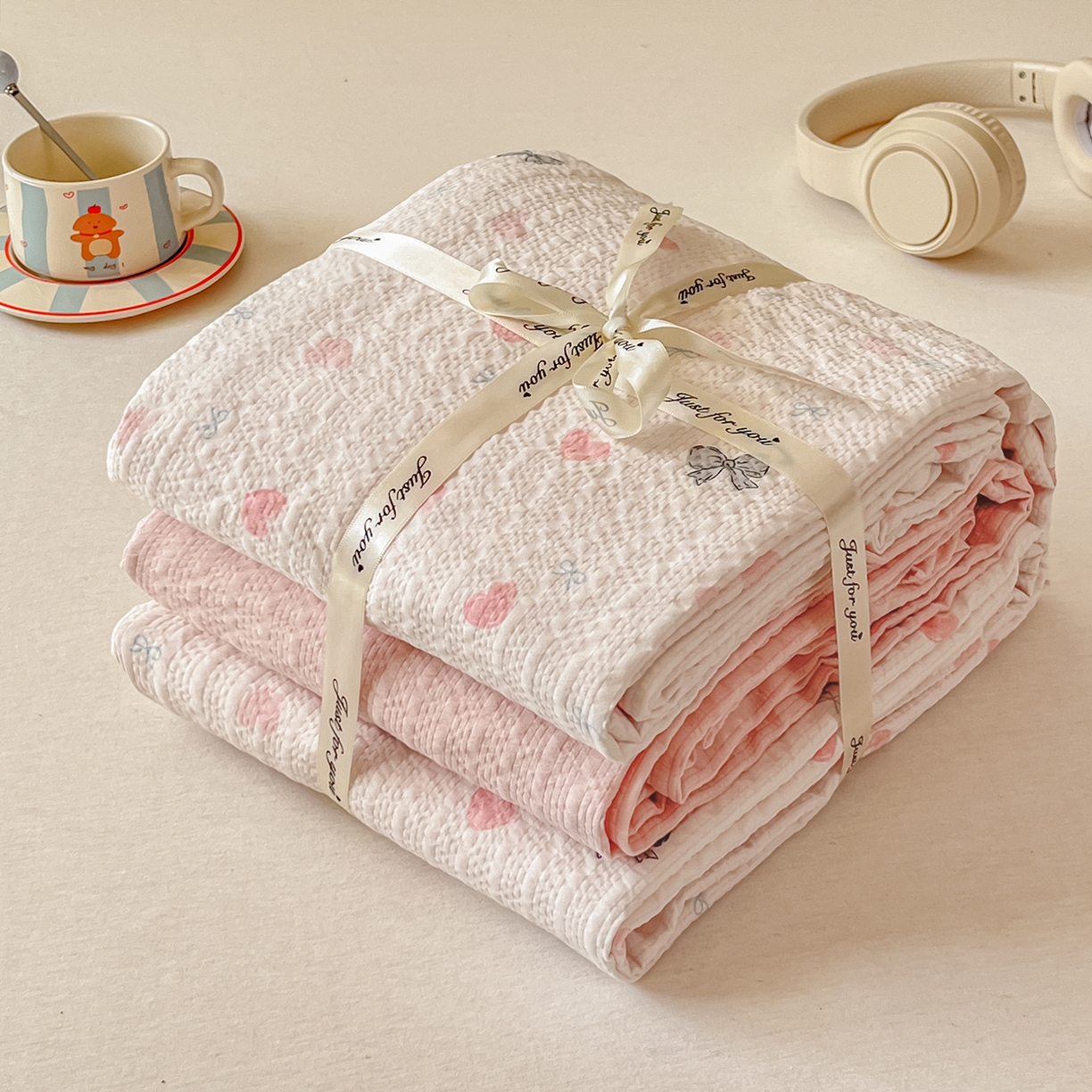 91家纺网 家纺一手货源 找家纺 金梦拉家纺 2026新款A类高品质高克重超柔泡芙纱泡泡纱小清新四件套 心动