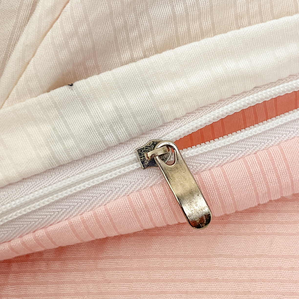 91家纺网 家纺一手货源 找家纺 金梦拉家纺 2026新款A类高品质高克重超柔泡芙纱泡泡纱小清新四件套 心动