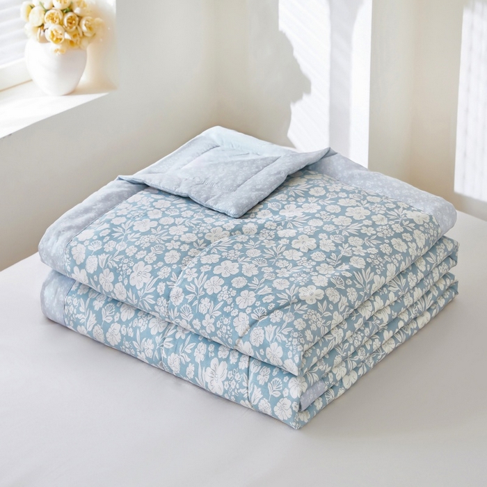 91家纺网 家纺一手货源 找家纺 黛妮雅 2026新款全棉夏被四件套单件夏被单双人空调被学生夏凉被 云汐-蓝