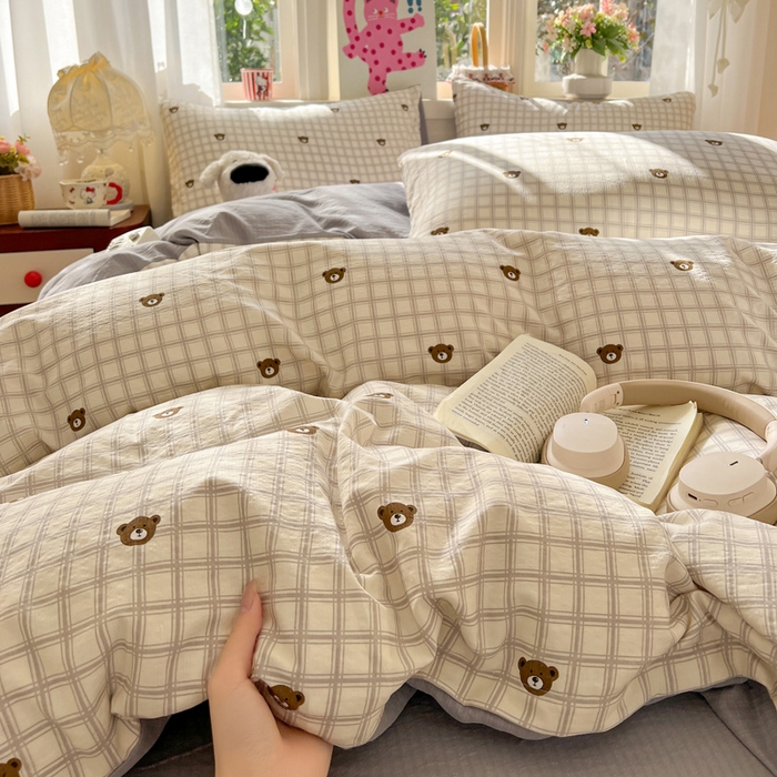 91家纺网 家纺一手货源 找家纺 水木坊 2026春夏新款云感双层纱可爱系列四件套格子熊