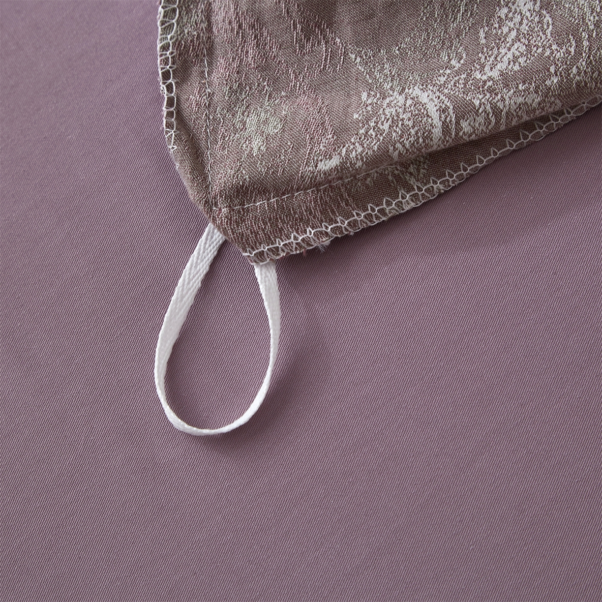 91家纺网 家纺一手货源 找家纺 曼秀琳家纺 2026新款全棉纯棉色织大提花四件套 柏林少女-灰绿