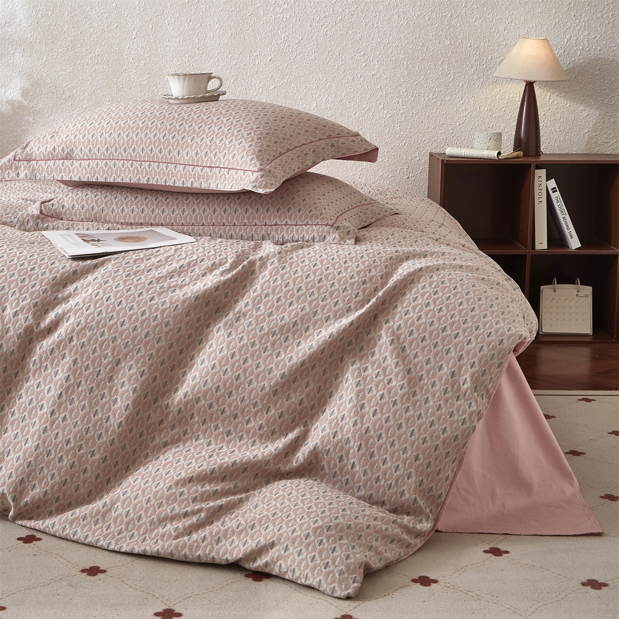 91家纺网 家纺一手货源 找家纺 曼秀琳家纺 2026新款全棉纯棉色织大提花四件套 克汀-粉灰