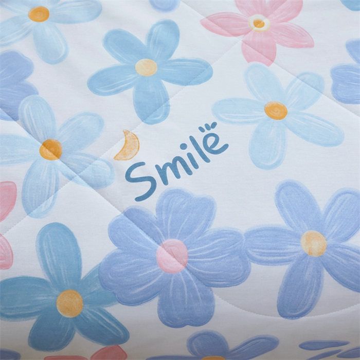 91家纺网 家纺一手货源 找家纺 黛妮雅 2026新款全棉夏被四件套单件夏被单双人空调被学生夏凉被 浅浅花漾-蓝