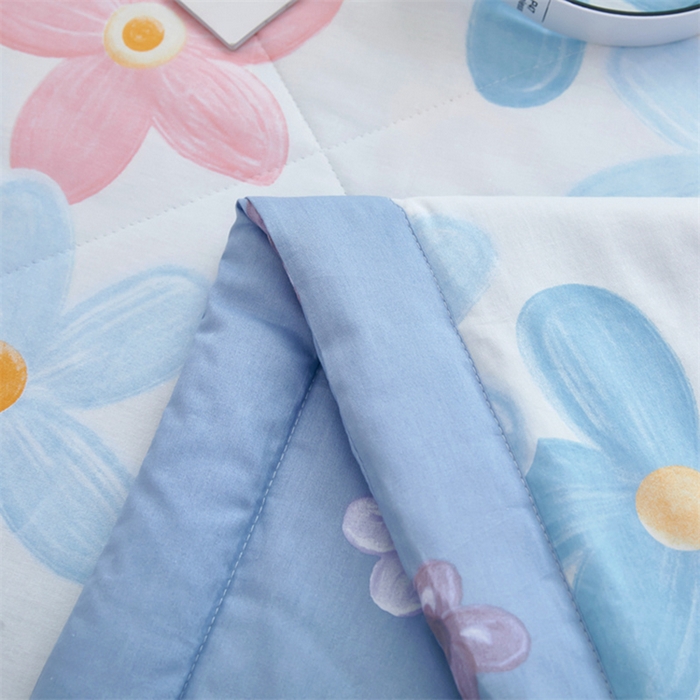 91家纺网 家纺一手货源 找家纺 黛妮雅 2026新款全棉夏被四件套单件夏被单双人空调被学生夏凉被 浅浅花漾-蓝