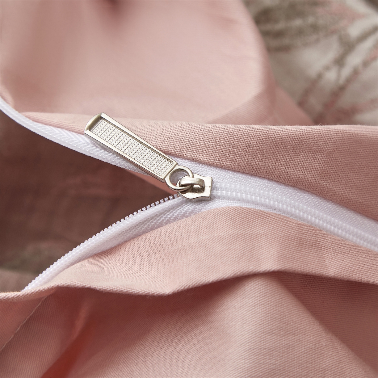 91家纺网 家纺一手货源 找家纺 曼秀琳家纺 2026新款全棉纯棉色织大提花四件套 南法假日-暗粉