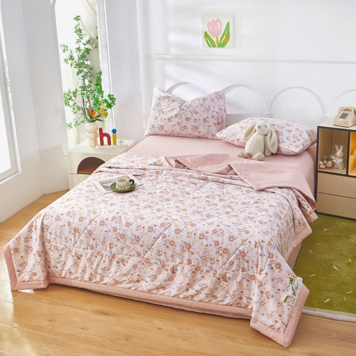 91家纺网 家纺一手货源 找家纺 黛妮雅 2026新款全棉夏被四件套单件夏被单双人空调被学生夏凉被 轻悠花梦