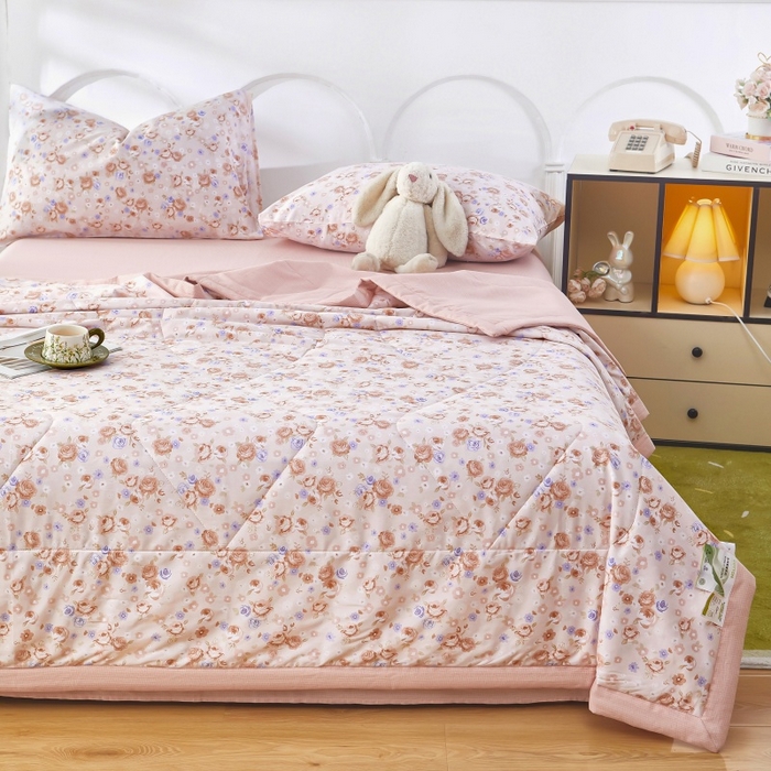 91家纺网 家纺一手货源 找家纺 黛妮雅 2026新款全棉夏被四件套单件夏被单双人空调被学生夏凉被 轻悠花梦