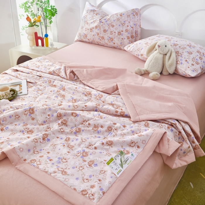 91家纺网 家纺一手货源 找家纺 黛妮雅 2026新款全棉夏被四件套单件夏被单双人空调被学生夏凉被 轻悠花梦