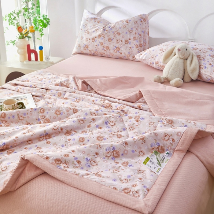 91家纺网 家纺一手货源 找家纺 黛妮雅 2026新款全棉夏被四件套单件夏被单双人空调被学生夏凉被 轻悠花梦