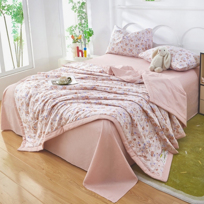 91家纺网 家纺一手货源 找家纺 黛妮雅 2026新款全棉夏被四件套单件夏被单双人空调被学生夏凉被 轻悠花梦