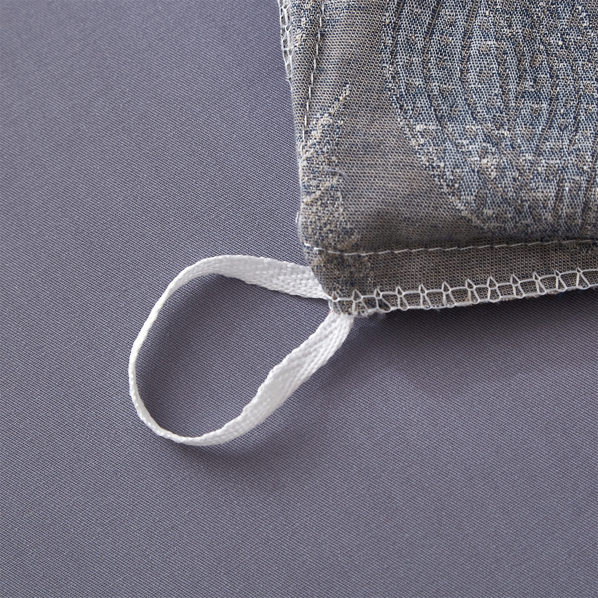 91家纺网 家纺一手货源 找家纺 曼秀琳家纺 2026新款全棉纯棉色织大提花四件套 叶云间-兰灰