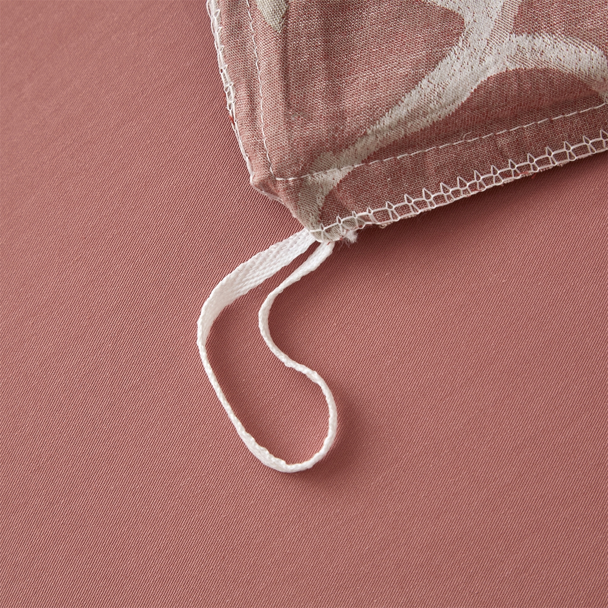 91家纺网 家纺一手货源 找家纺 曼秀琳家纺 2026新款全棉纯棉色织大提花四件套 竹花意-粉咖