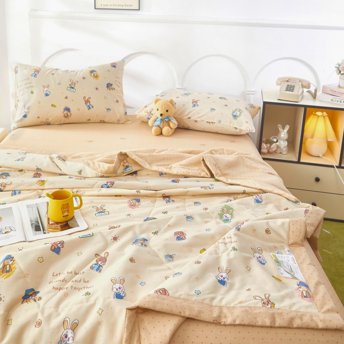 91家纺网 家纺一手货源 找家纺 黛妮雅 2026新款全棉夏被四件套单件夏被单双人空调被学生夏凉被 兔子警官