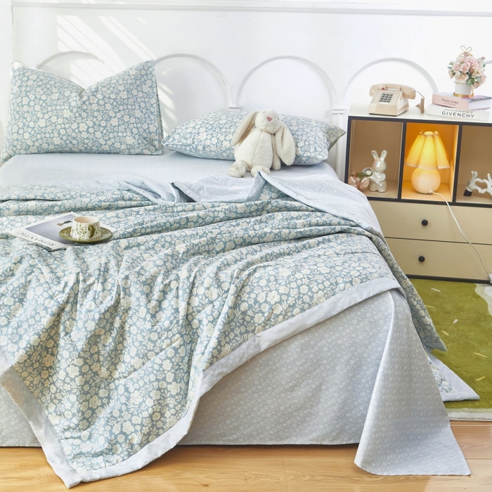 91家纺网 家纺一手货源 找家纺 黛妮雅 2026新款全棉夏被四件套单件夏被单双人空调被学生夏凉被 云汐-蓝