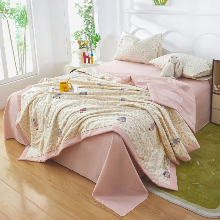 91家纺网 家纺一手货源 找家纺 黛妮雅 2026新款全棉夏被四件套单件夏被单双人空调被学生夏凉被 宅宅女孩