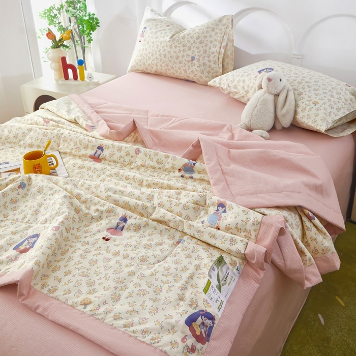 91家纺网 家纺一手货源 找家纺 黛妮雅 2026新款全棉夏被四件套单件夏被单双人空调被学生夏凉被 宅宅女孩