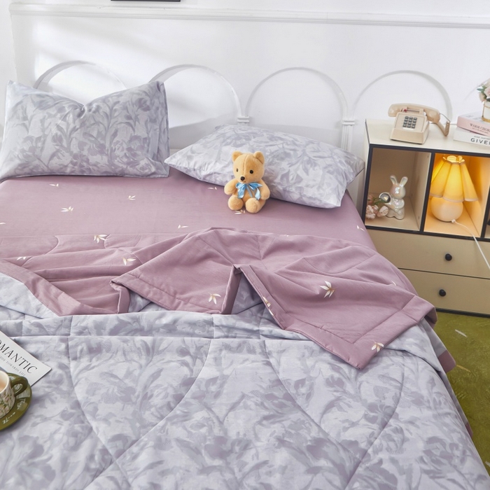 91家纺网 家纺一手货源 找家纺 黛妮雅 2026新款全棉夏被四件套单件夏被单双人空调被学生夏凉被 紫苏