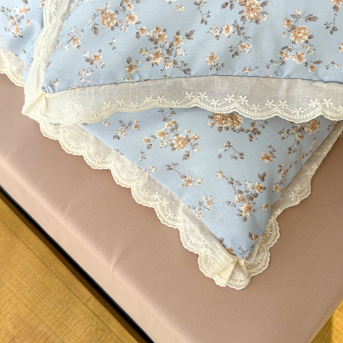 91家纺网 家纺一手货源 找家纺 竹合 2026新款田园韩版花边款小碎花古法水洗仿棉A类云感棉四件套 蓝雪花