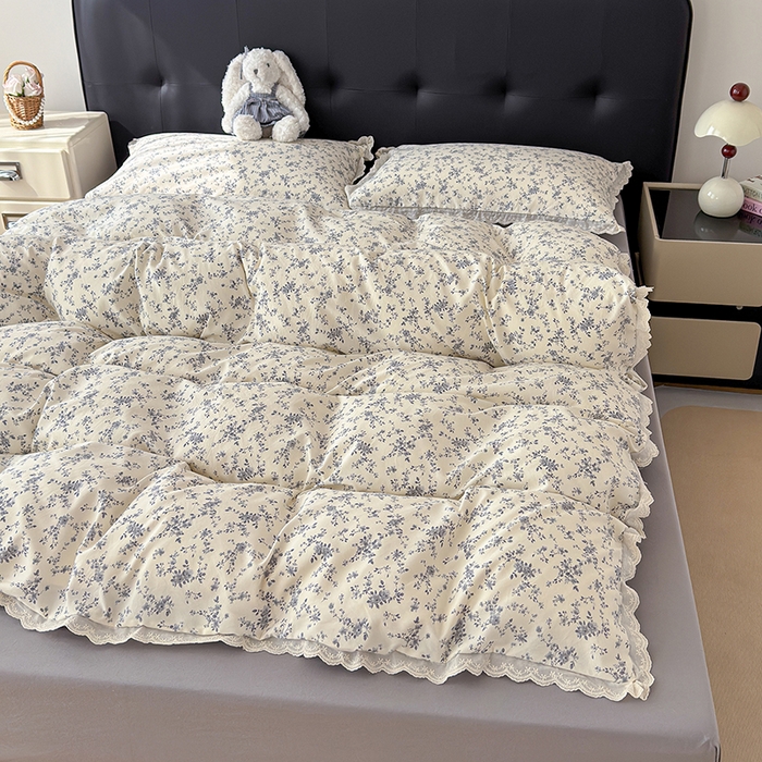 91家纺网 家纺一手货源 找家纺 竹合 2026新款田园韩版花边款小碎花古法水洗仿棉A类云感棉四件套 花间梦