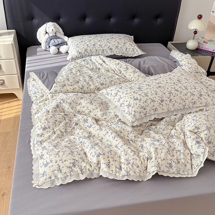 91家纺网 家纺一手货源 找家纺 竹合 2026新款田园韩版花边款小碎花古法水洗仿棉A类云感棉四件套 花间梦