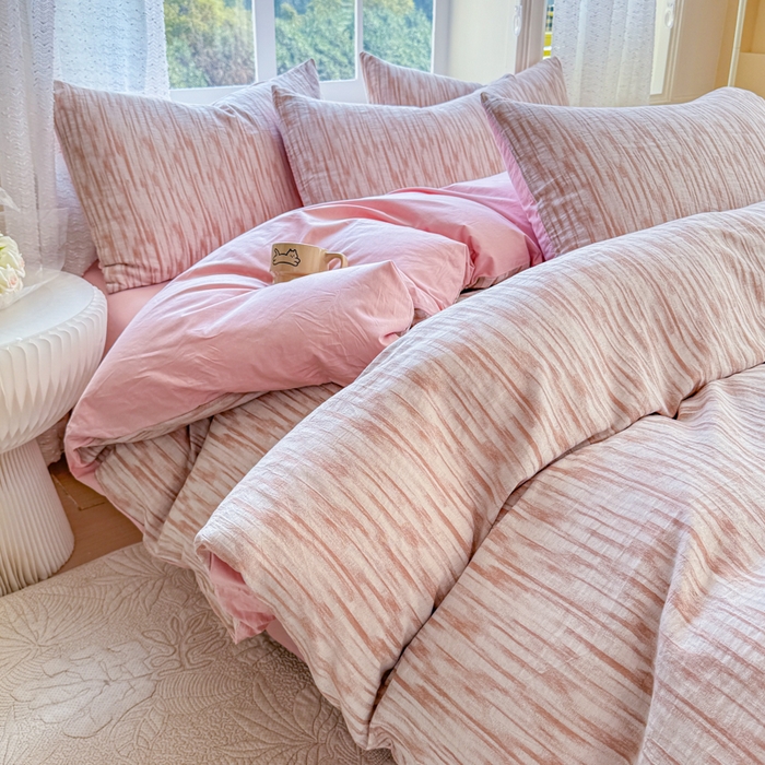 91家纺网 家纺一手货源 找家纺 苏东来家纺 2026新款A类60支全棉长绒棉纯棉色织提花四件套水洗纯棉厚织提花肌理被套四件套 光影粉