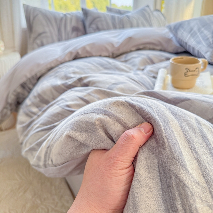 91家纺网 家纺一手货源 找家纺 苏东来家纺 2026新款A类60支全棉长绒棉纯棉色织提花四件套水洗纯棉厚织提花肌理被套四件套 绿萝灰