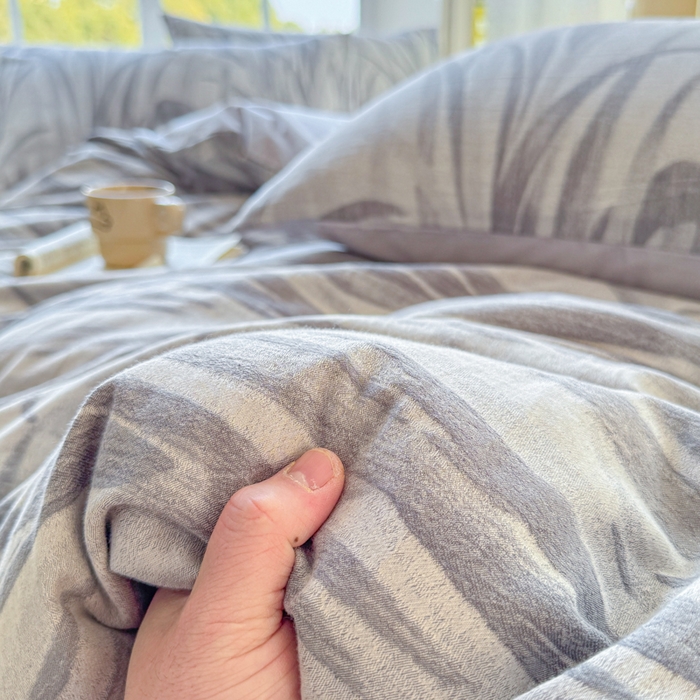 91家纺网 家纺一手货源 找家纺 苏东来家纺 2026新款A类60支全棉长绒棉纯棉色织提花四件套水洗纯棉厚织提花肌理被套四件套 绿萝灰