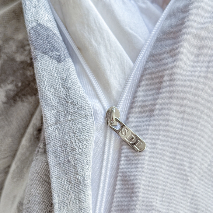 91家纺网 家纺一手货源 找家纺 苏东来家纺 2026新款A类60支全棉长绒棉纯棉色织提花四件套水洗纯棉厚织提花肌理被套四件套 云裳灰