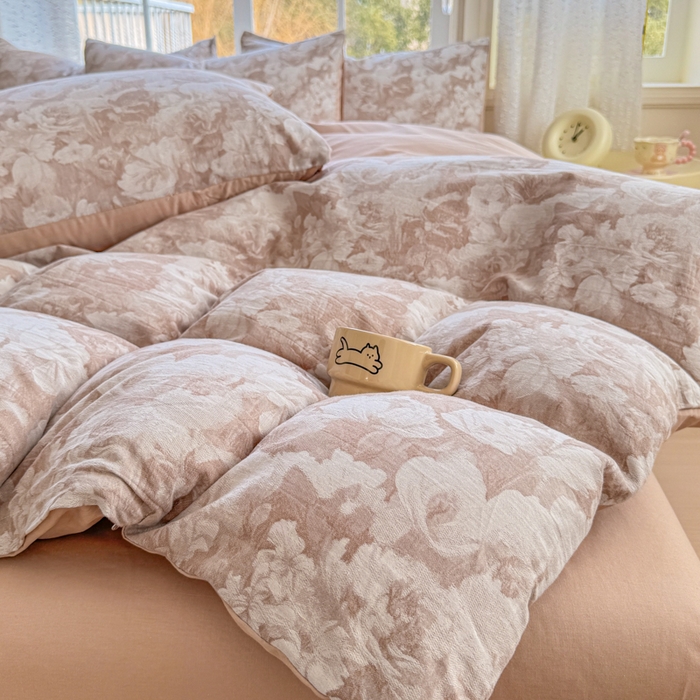 91家纺网 家纺一手货源 找家纺 苏东来家纺 2026新款A类60支全棉长绒棉纯棉色织提花四件套水洗纯棉厚织提花肌理被套四件套 春序咖